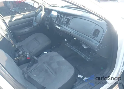 2010 Ford Crown Victoria Police/Police Interceptor z USA, uszkodzony, nr VIN 2FABP7BV2AX102141